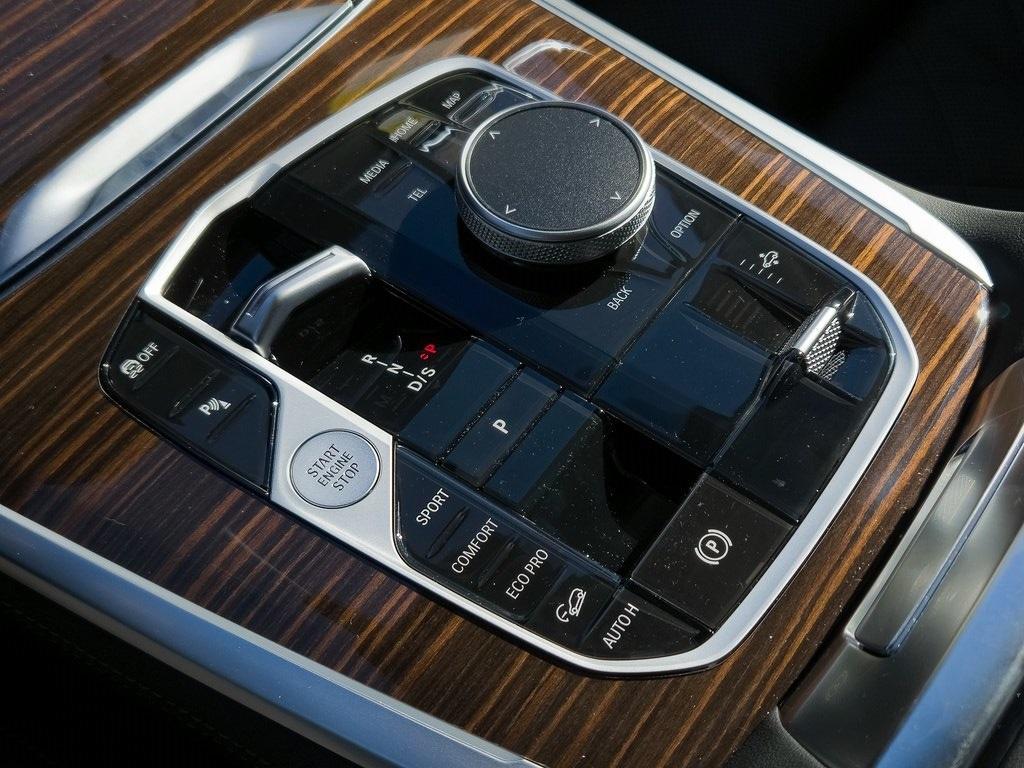 new 2026 BMW X7 car, priced at $90,715