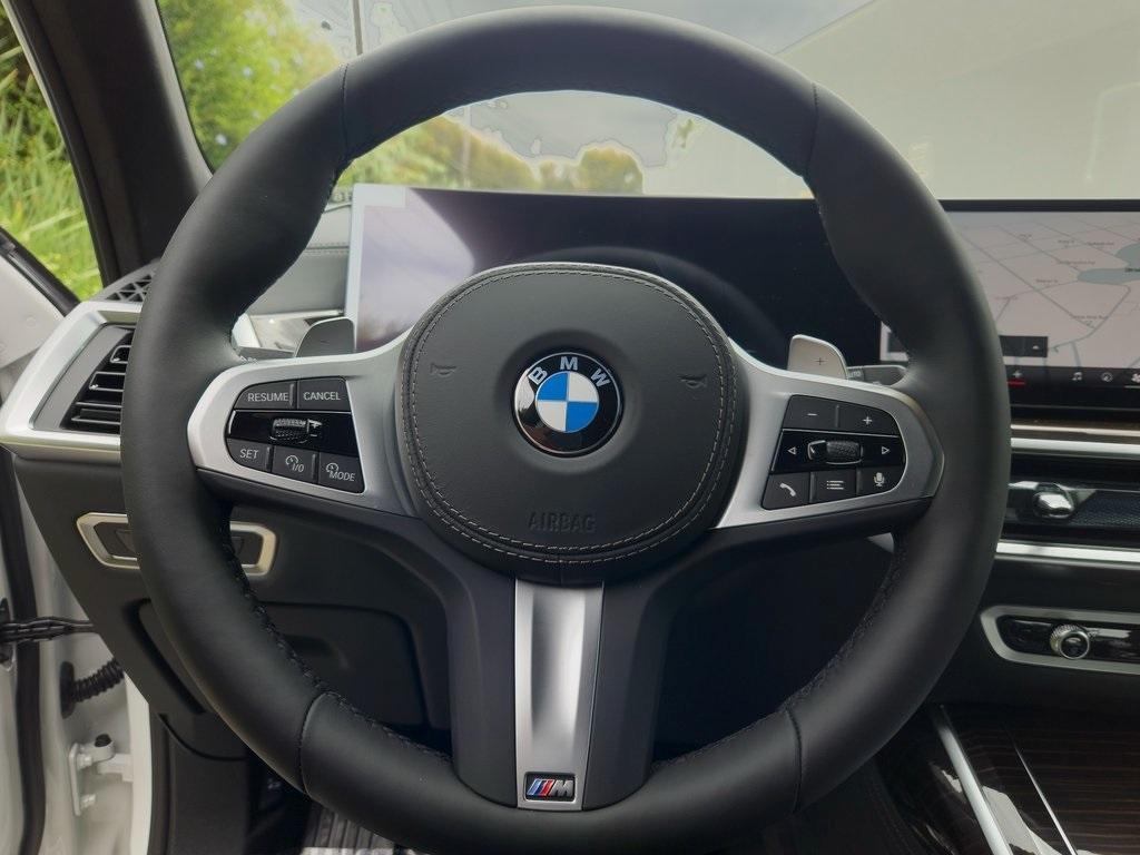 new 2025 BMW X7 car, priced at $96,225