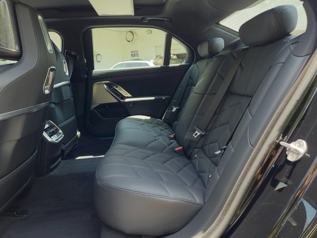 new 2025 BMW 760 car, priced at $135,275