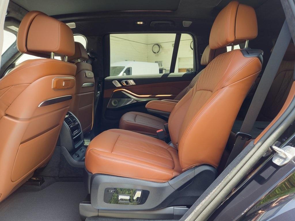 new 2026 BMW X7 car, priced at $124,125