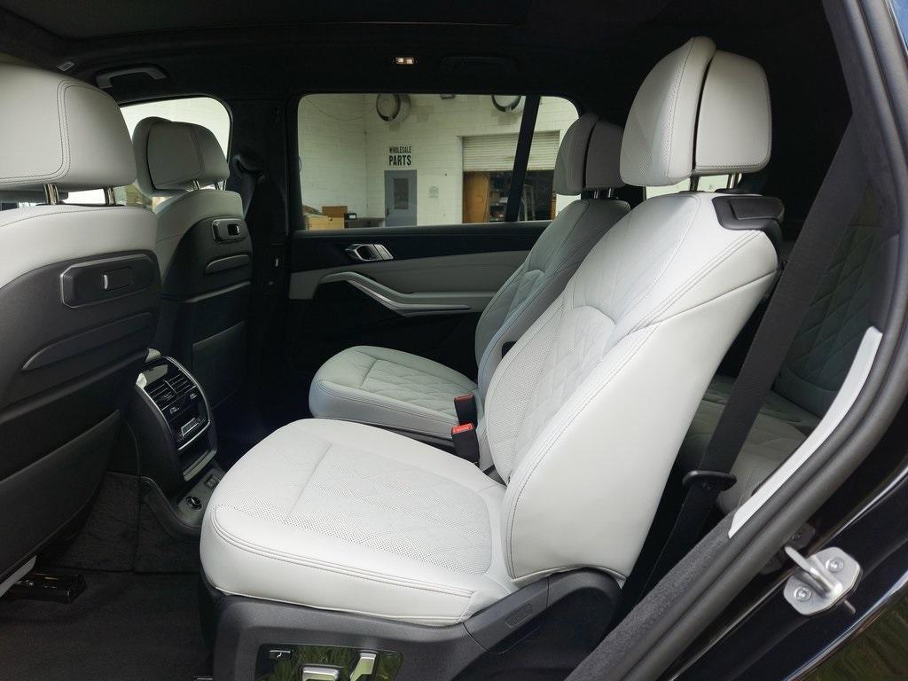 new 2026 BMW X7 car, priced at $94,165