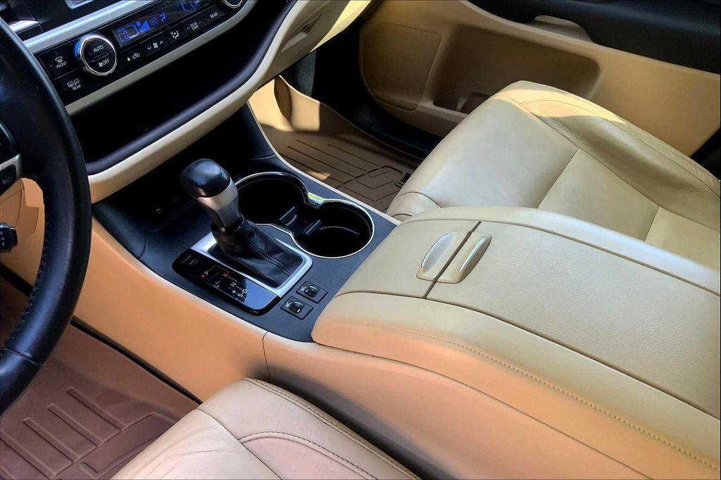 used 2017 Toyota Highlander car, priced at $19,266