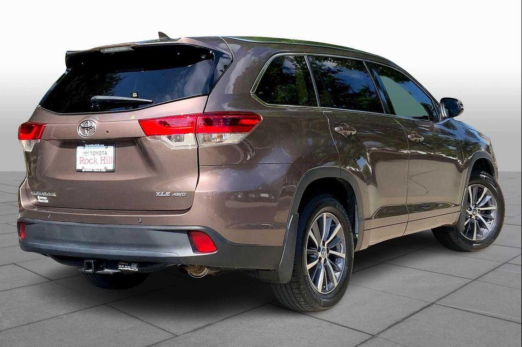 used 2017 Toyota Highlander car, priced at $19,266