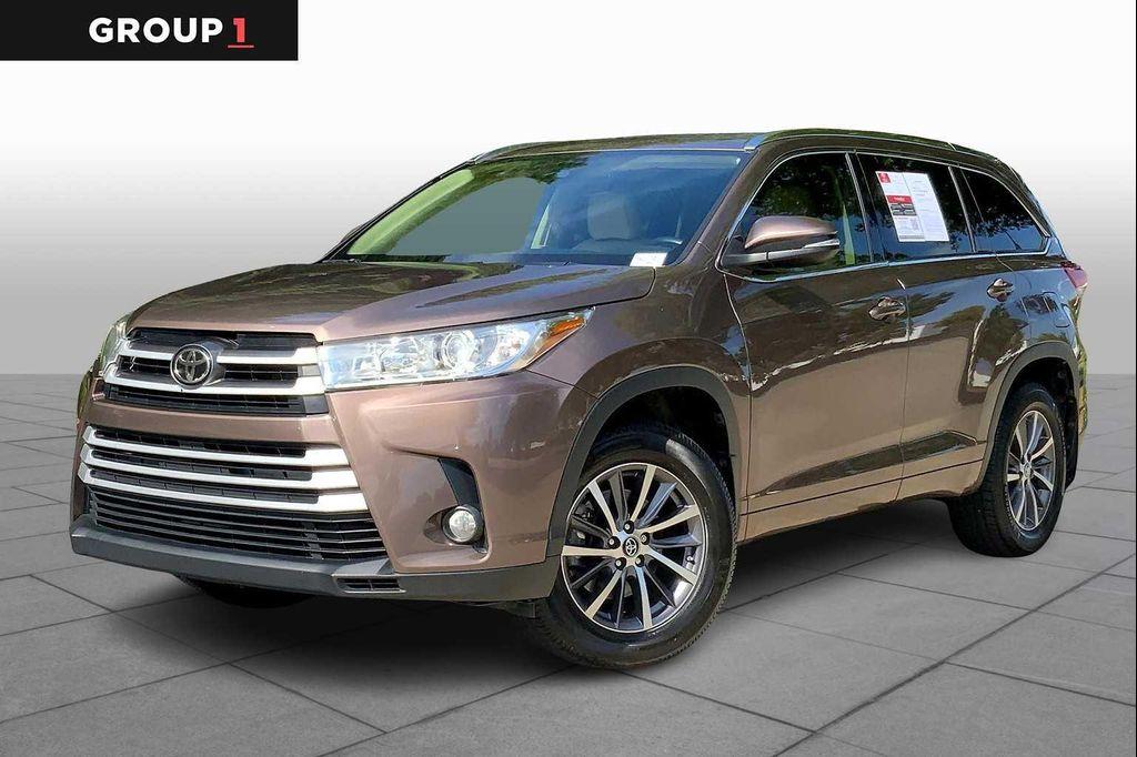 used 2017 Toyota Highlander car, priced at $19,462