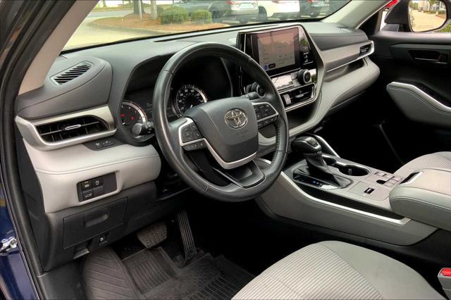used 2023 Toyota Highlander car, priced at $30,956