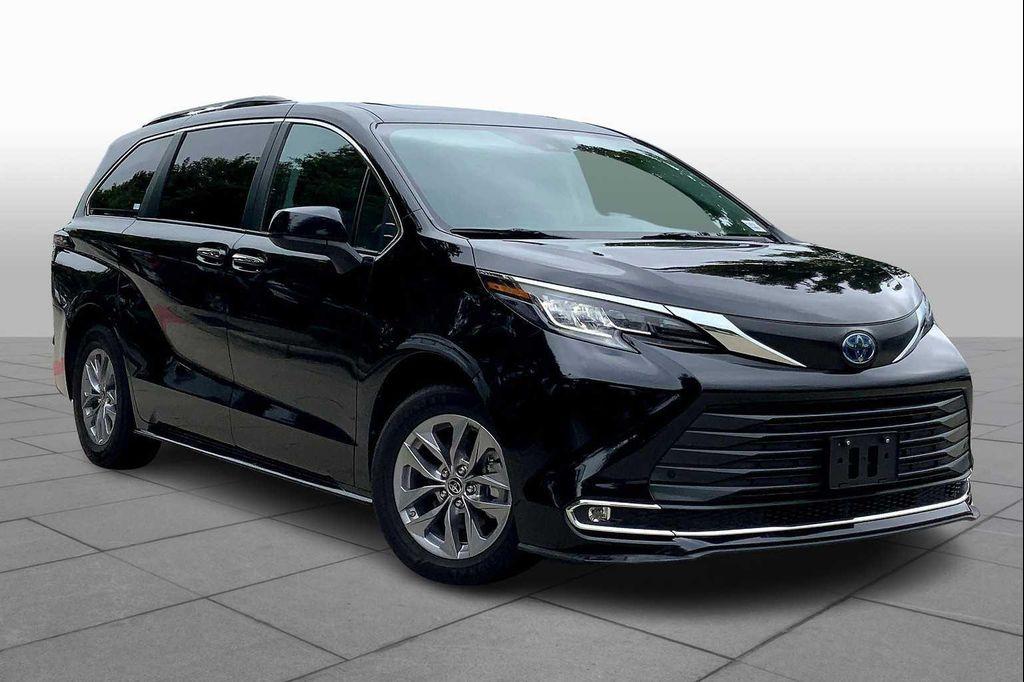 used 2023 Toyota Sienna car, priced at $36,910