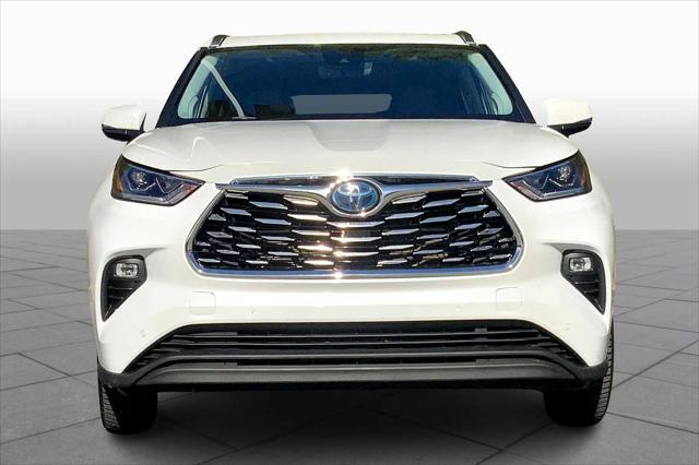 used 2022 Toyota Highlander Hybrid car, priced at $40,617