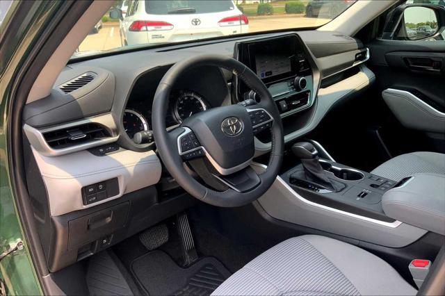 used 2023 Toyota Highlander car, priced at $35,995