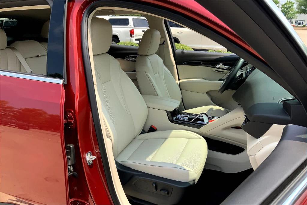 used 2022 Buick Envision car, priced at $30,699