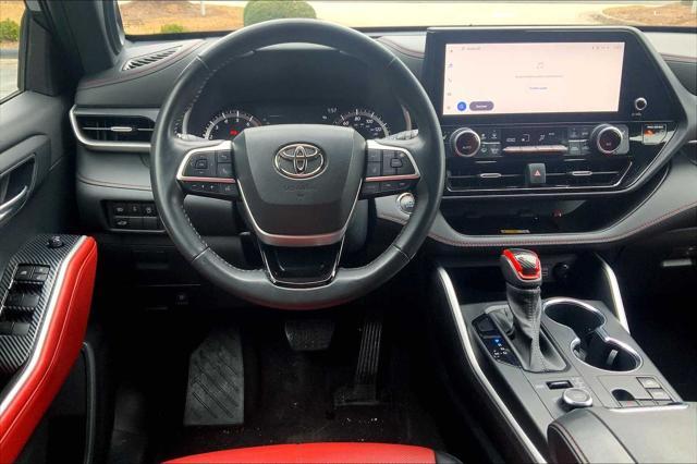 used 2023 Toyota Highlander car, priced at $39,999