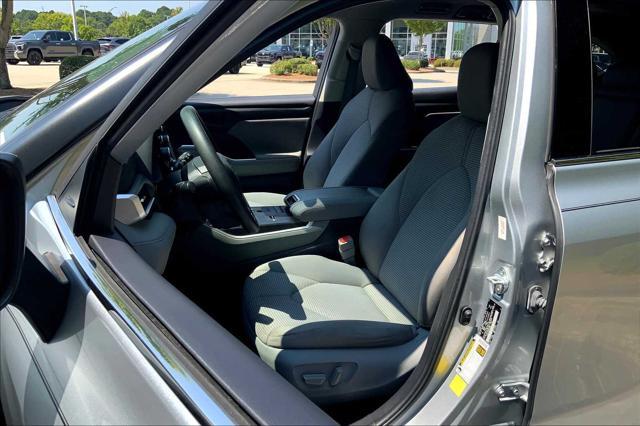 used 2022 Toyota Highlander car, priced at $29,795