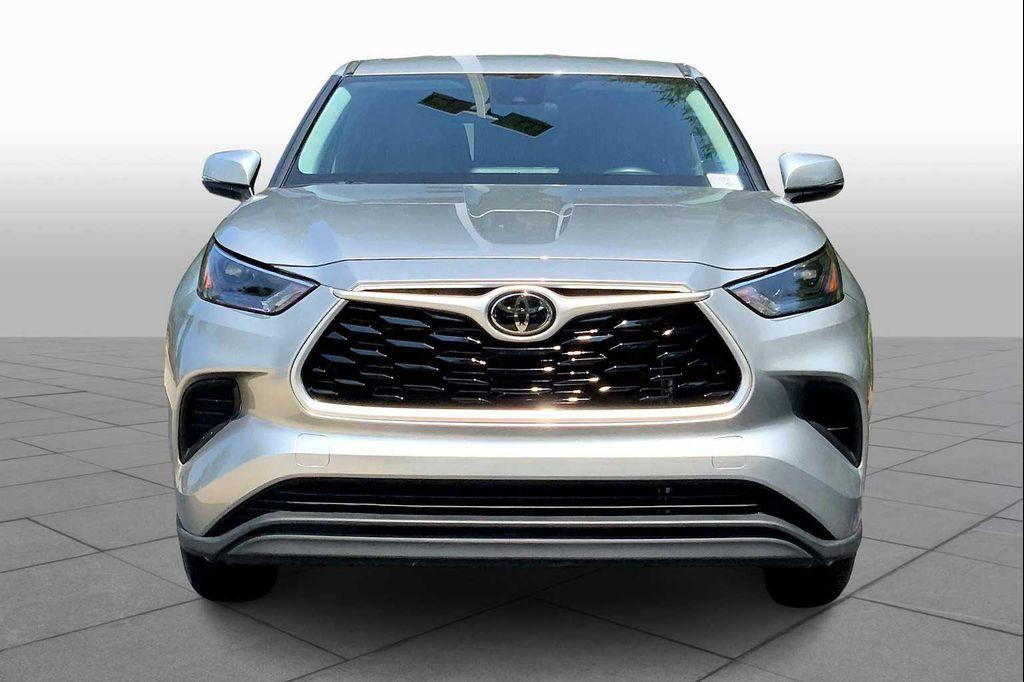 used 2022 Toyota Highlander car, priced at $27,596
