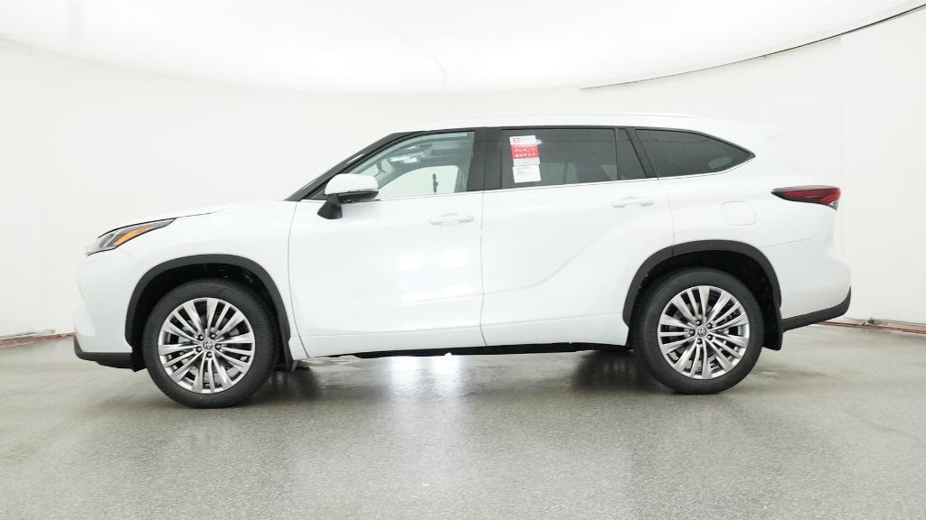 new 2025 Toyota Highlander car, priced at $56,276