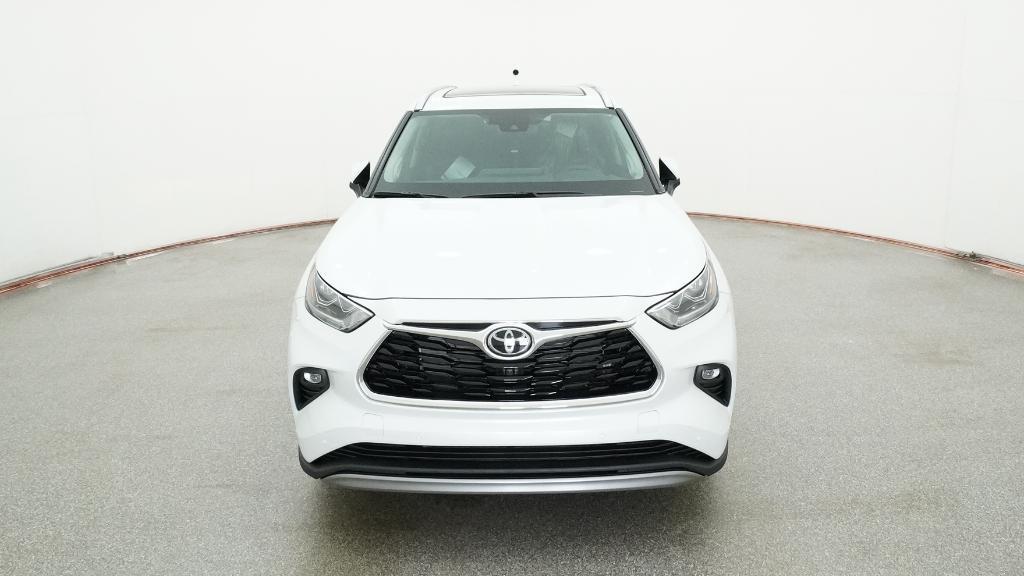 new 2025 Toyota Highlander car, priced at $56,276