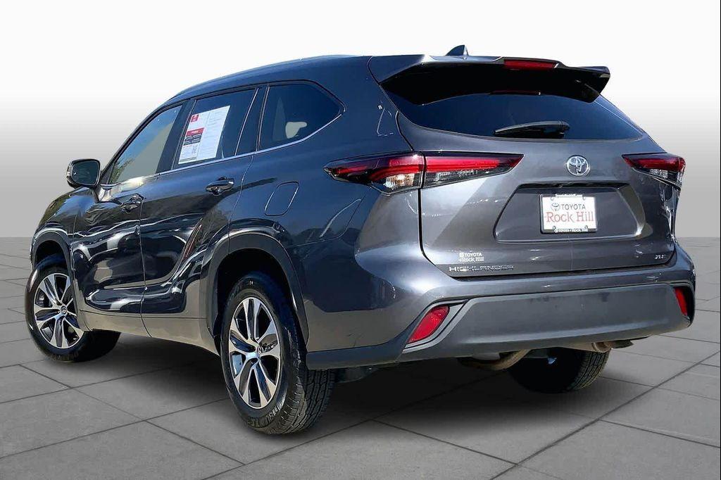used 2024 Toyota Highlander car, priced at $39,015