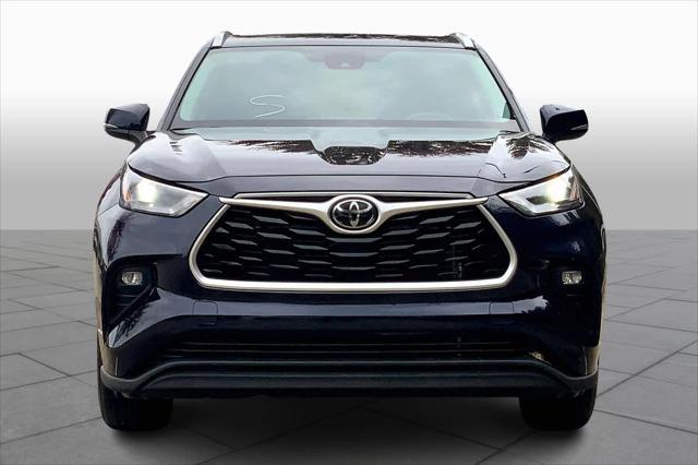 used 2022 Toyota Highlander car, priced at $34,549