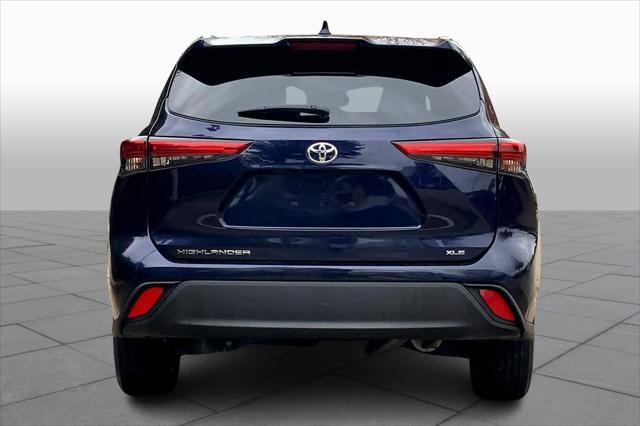 used 2022 Toyota Highlander car, priced at $34,549