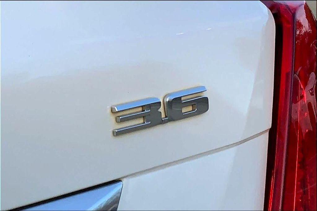 used 2018 Cadillac XT5 car, priced at $18,797