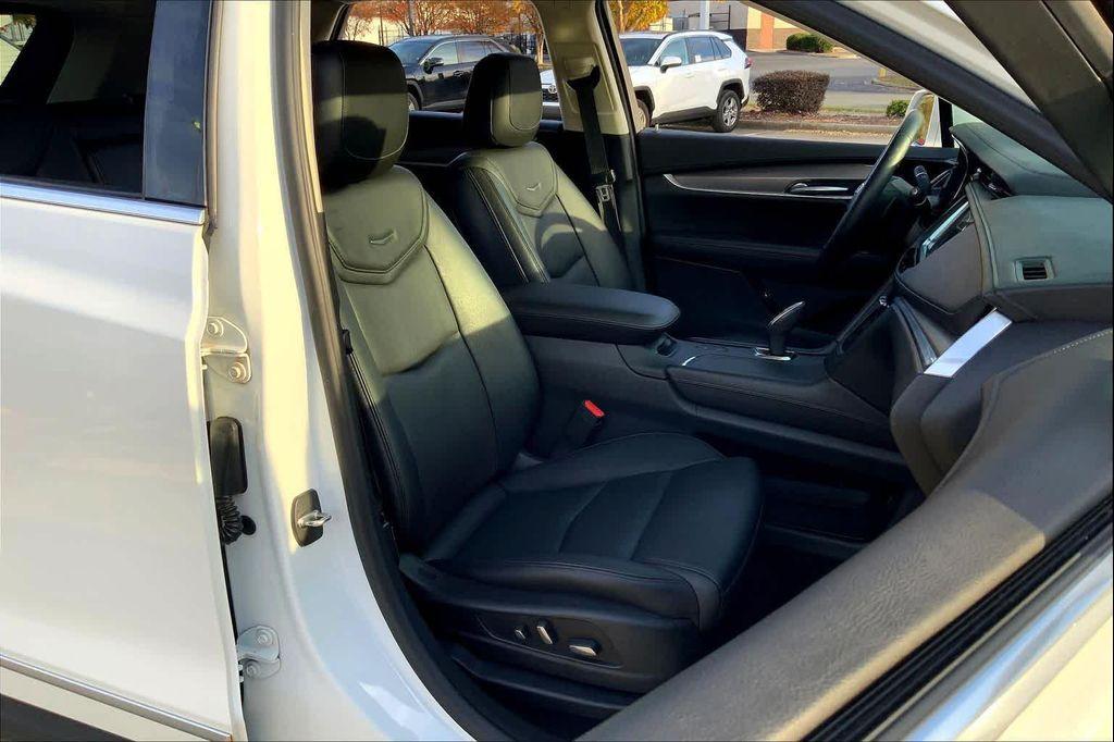 used 2018 Cadillac XT5 car, priced at $18,797