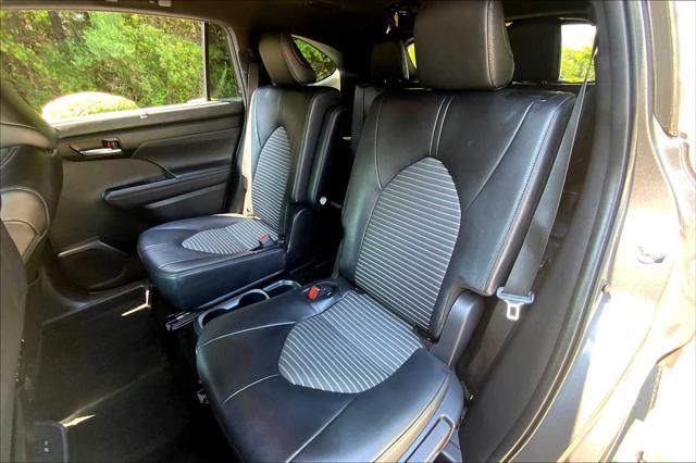 used 2024 Toyota Highlander car, priced at $44,529