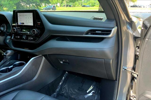 used 2024 Toyota Highlander car, priced at $44,529