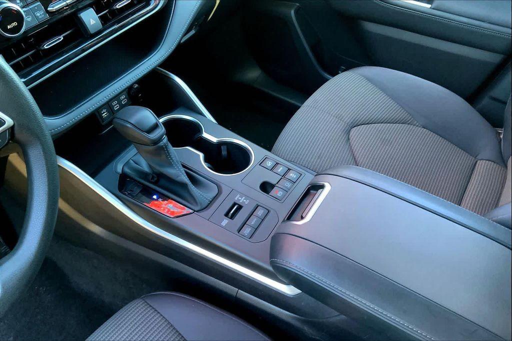 used 2023 Toyota Highlander car, priced at $32,379