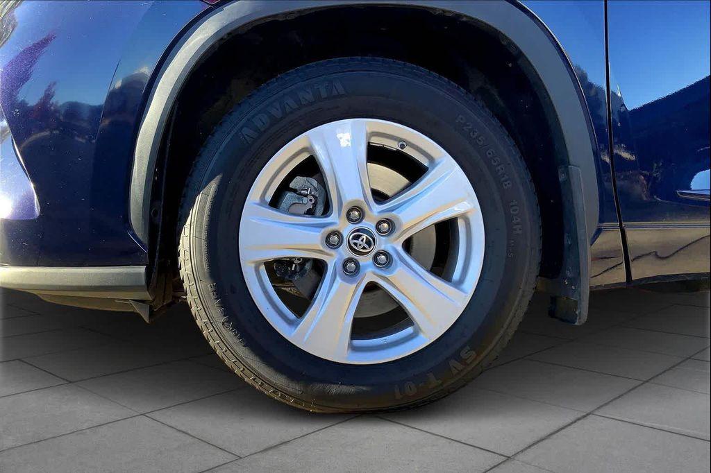 used 2023 Toyota Highlander car, priced at $32,379