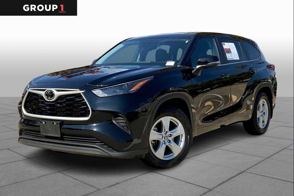 used 2023 Toyota Highlander car, priced at $31,474
