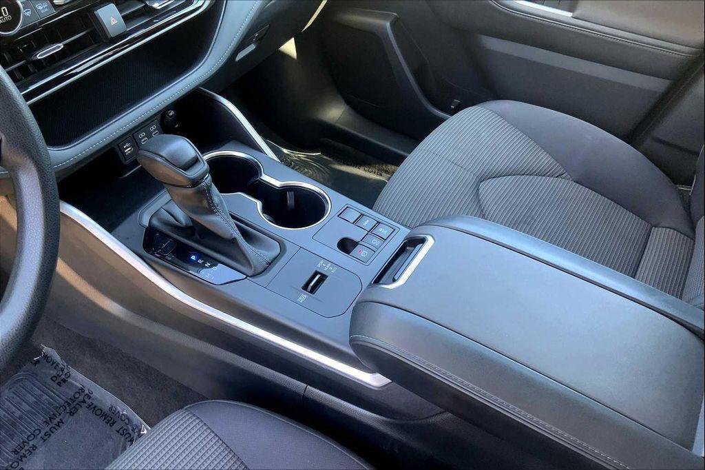 used 2023 Toyota Highlander car, priced at $31,474