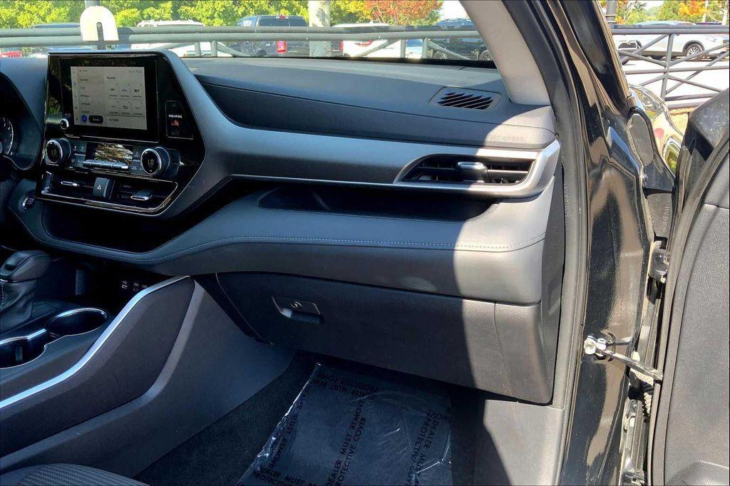 used 2023 Toyota Highlander car, priced at $31,474