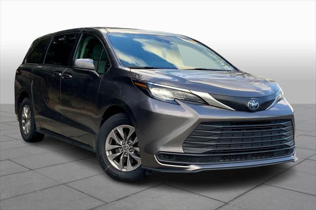 used 2022 Toyota Sienna car, priced at $37,536