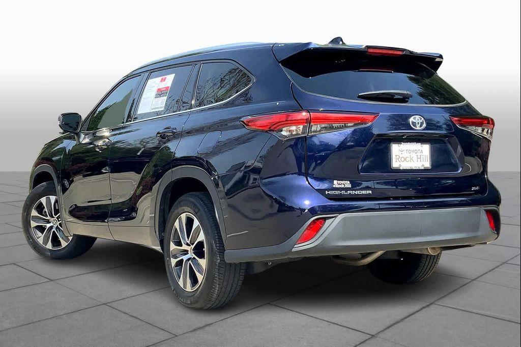 used 2021 Toyota Highlander car, priced at $31,262
