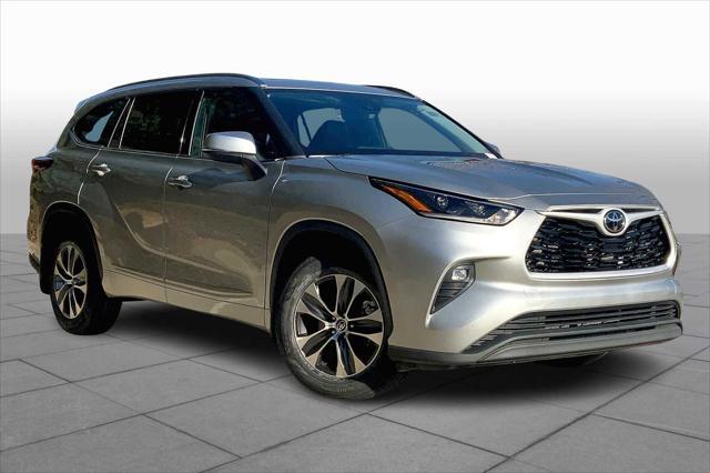 used 2021 Toyota Highlander car, priced at $36,342