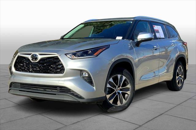 used 2021 Toyota Highlander car, priced at $36,342