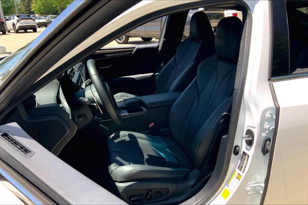 used 2021 Lexus ES 350 car, priced at $33,750