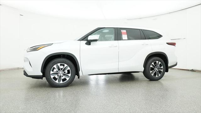 new 2025 Toyota Highlander car, priced at $46,885