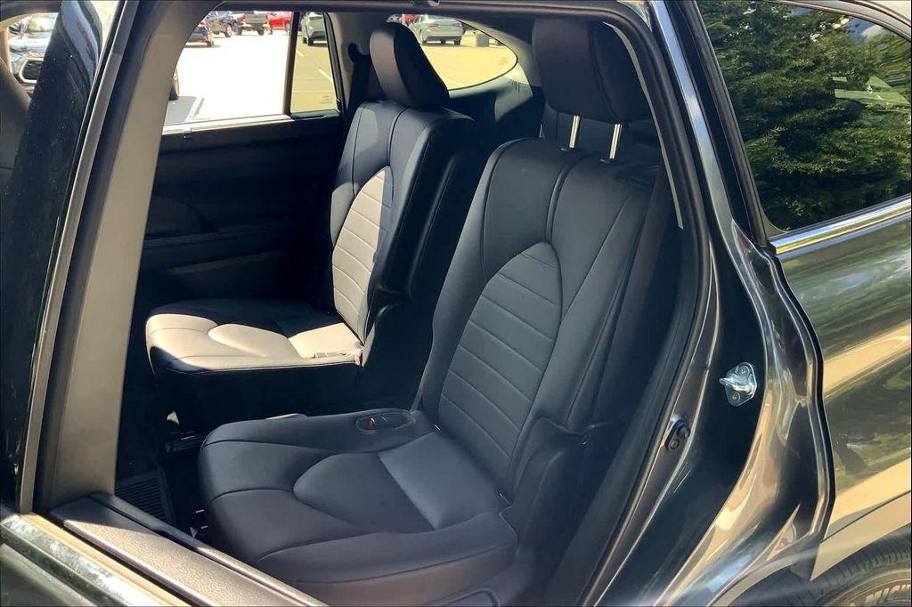 used 2020 Toyota Highlander car, priced at $27,607
