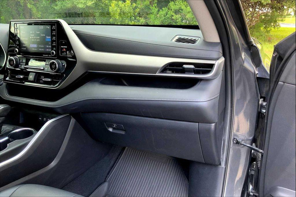 used 2020 Toyota Highlander car, priced at $27,415