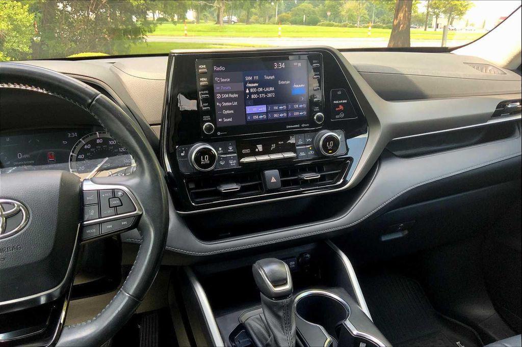used 2020 Toyota Highlander car, priced at $27,415