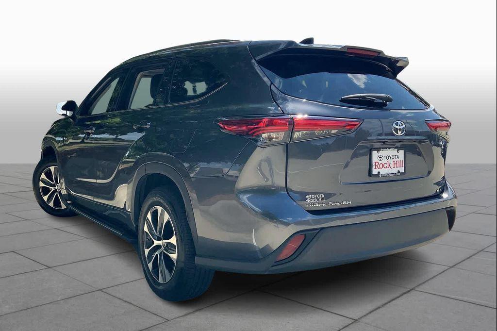 used 2020 Toyota Highlander car, priced at $27,607