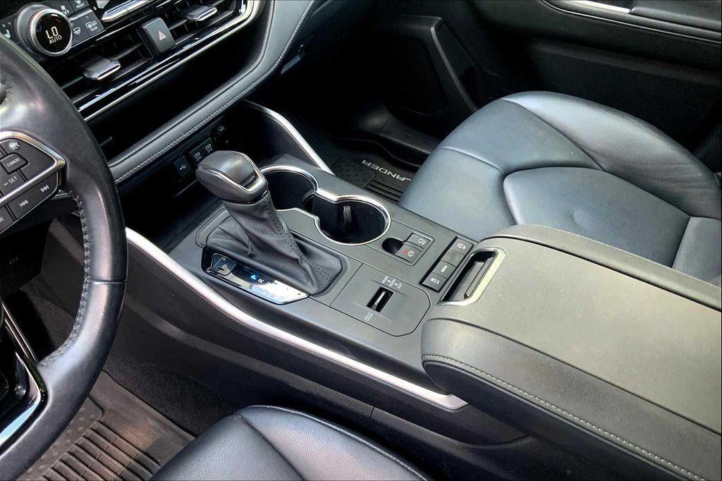 used 2020 Toyota Highlander car, priced at $27,415