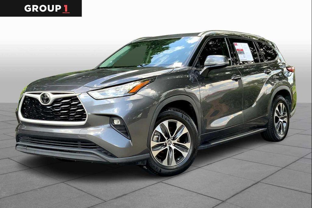 used 2020 Toyota Highlander car, priced at $27,415