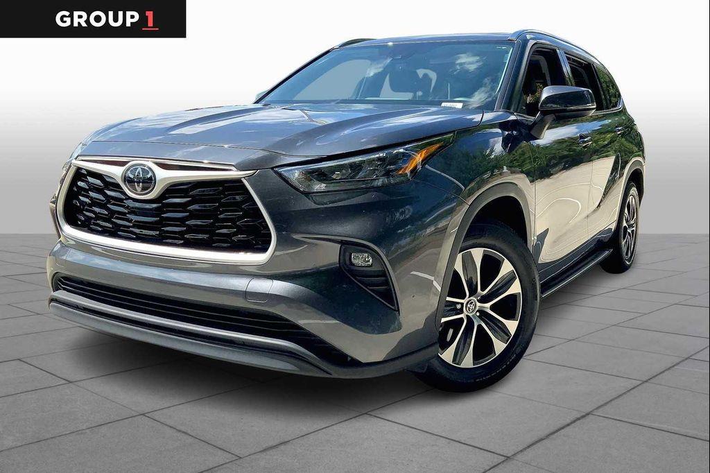 used 2020 Toyota Highlander car, priced at $27,607