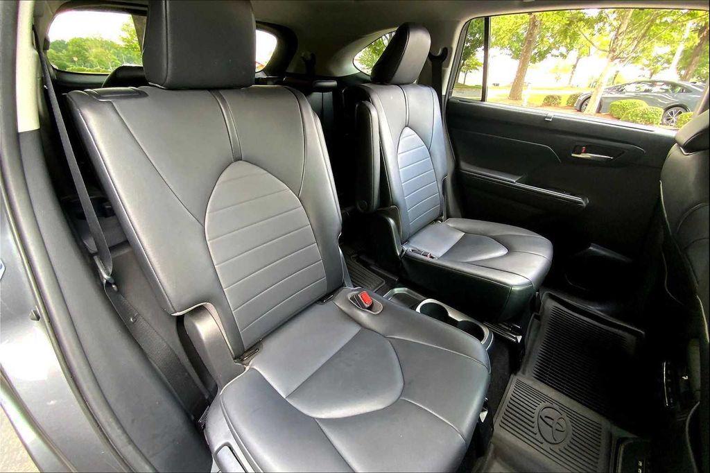 used 2020 Toyota Highlander car, priced at $27,415