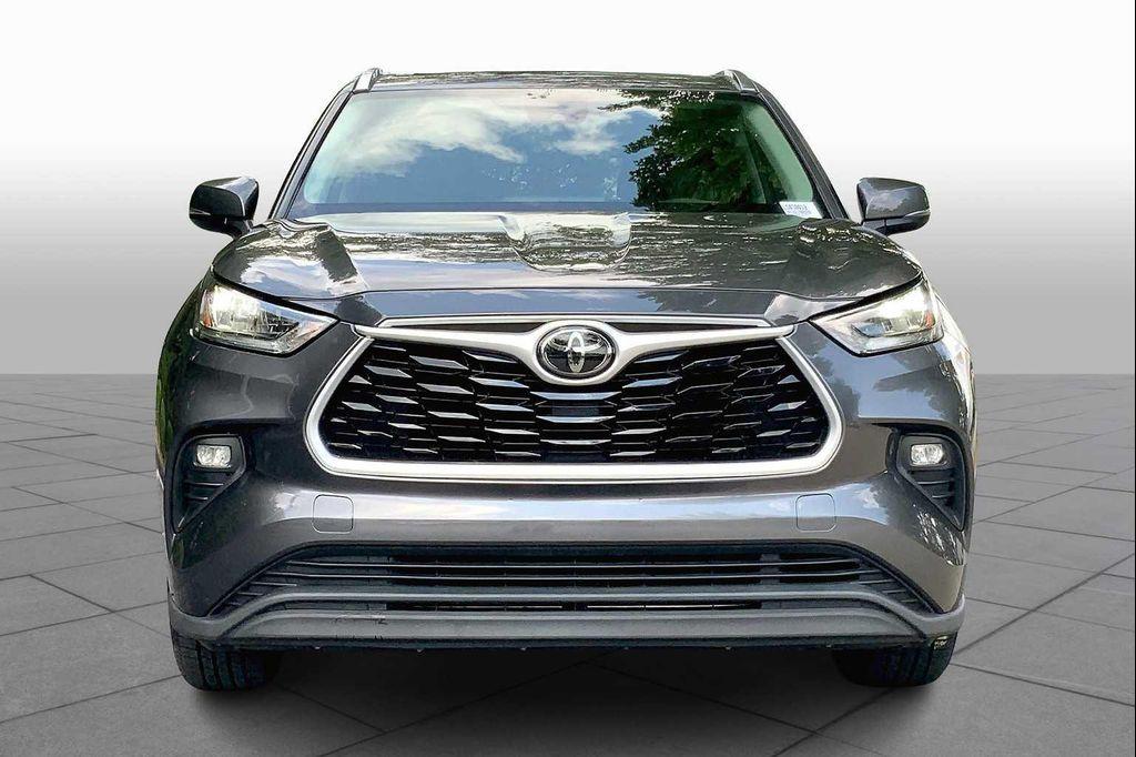 used 2020 Toyota Highlander car, priced at $27,415