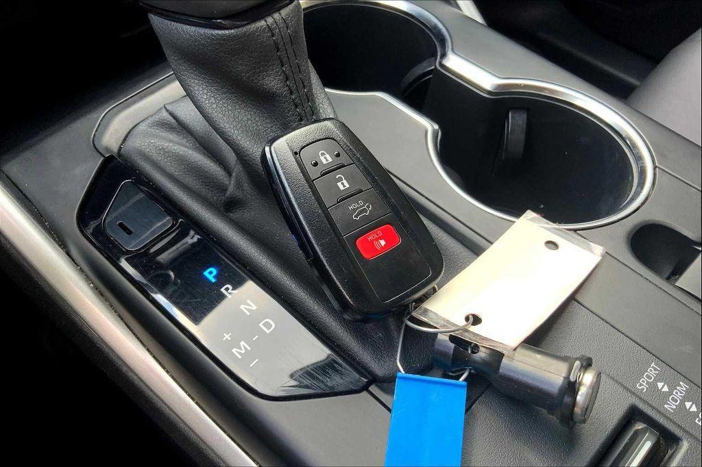 used 2020 Toyota Highlander car, priced at $27,415