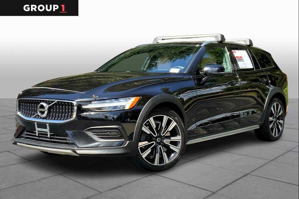 used 2020 Volvo V60 Cross Country car, priced at $24,995