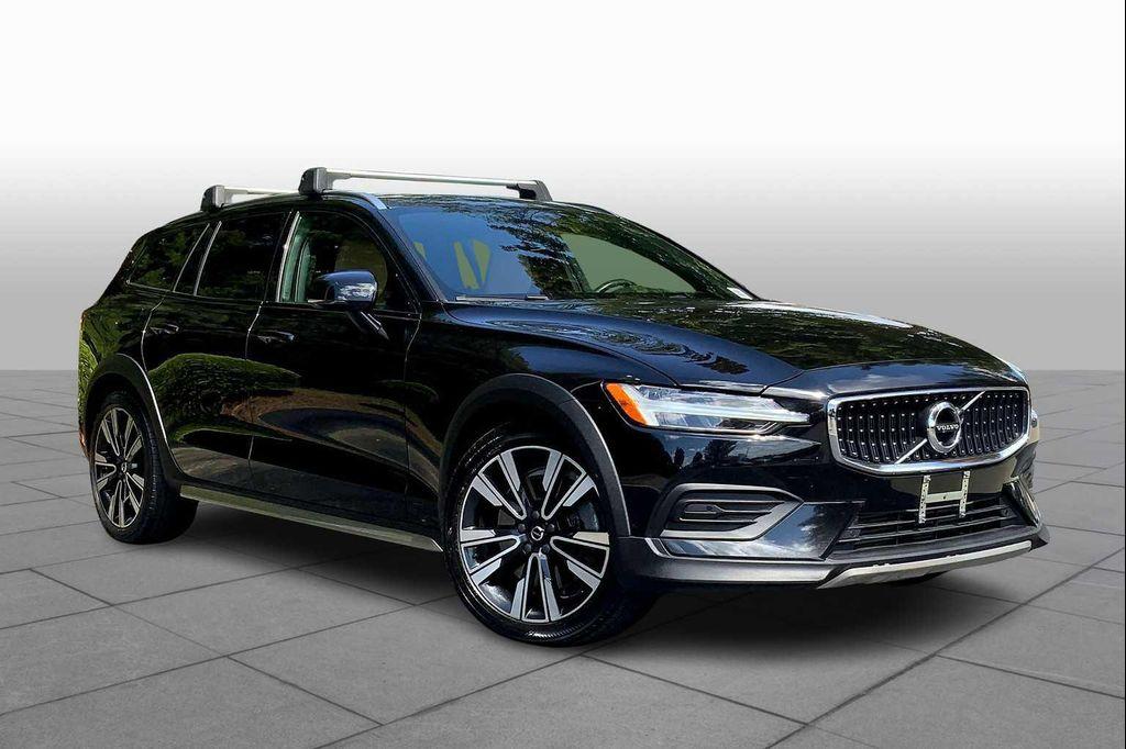 used 2020 Volvo V60 Cross Country car, priced at $24,995