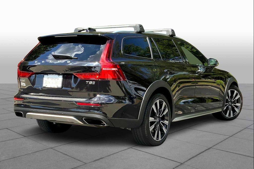 used 2020 Volvo V60 Cross Country car, priced at $24,995
