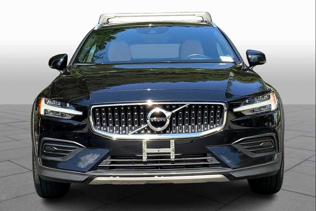used 2020 Volvo V60 Cross Country car, priced at $24,995